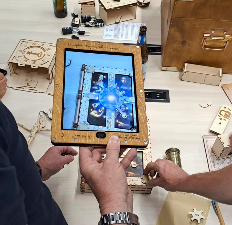 Skrzynia_Vinciego_2_ChallengeBox_Inside_grey_3_1000x750