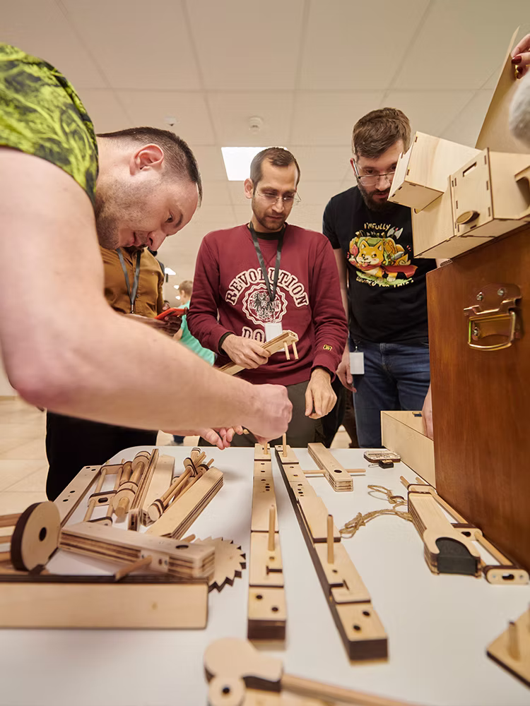 Skrzynia_Vinciego_ChallengeBox_Inside_black_4_750x1000